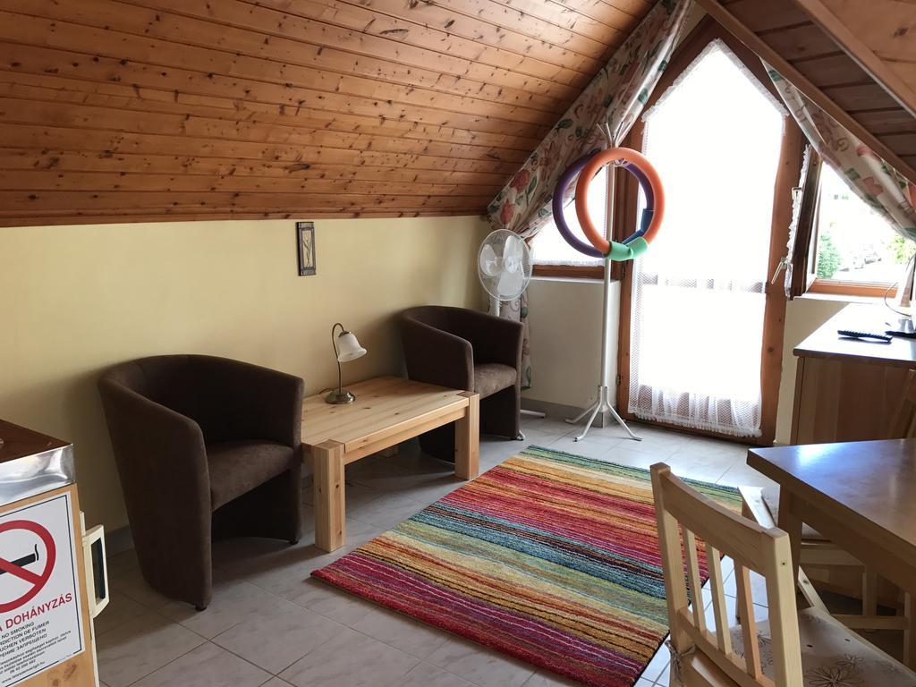 Jokai Apartmanhaz *